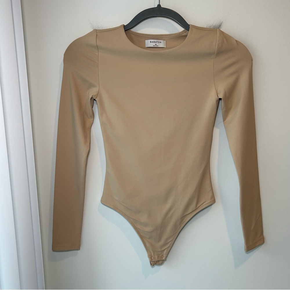 Aritzia Babaton Contour Crew Longsleeve Bodysuit Tan Size Extra Small